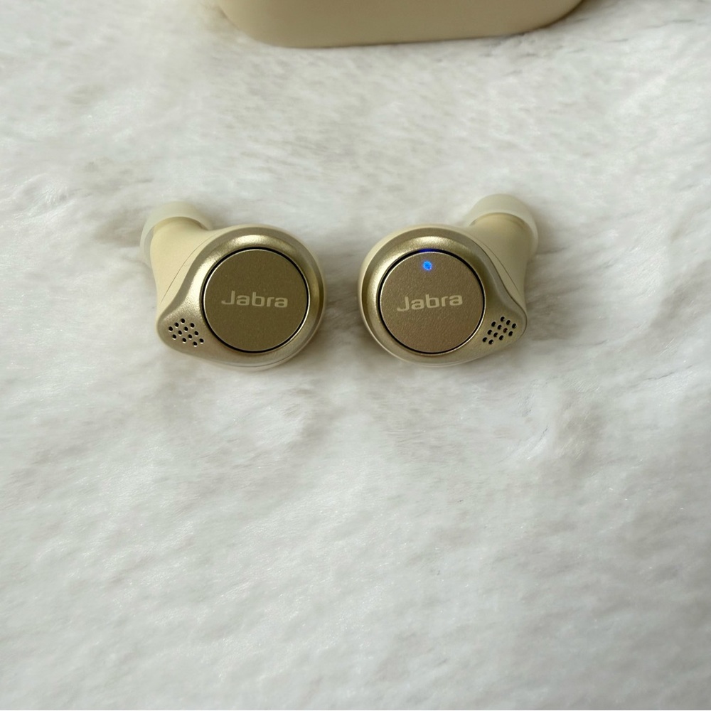 Jabra Elite 75t True Wireless Earbuds With Charging Case ANC Gold Beige - Picture 4 of 8